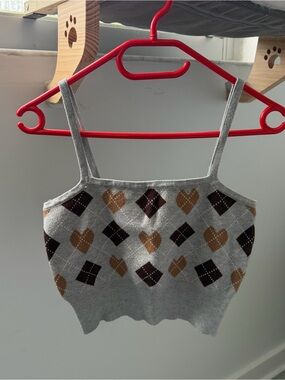 zaful Grey and brown argyle crop top with heart pattern